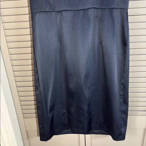 Elegant Navy Sleeveless Dress - Picture 5 of 10